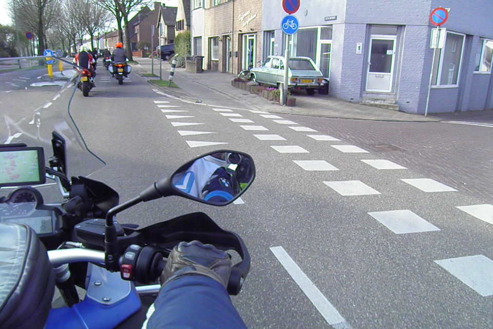 Motorrijbewijspoint Velsen theorie cursus online